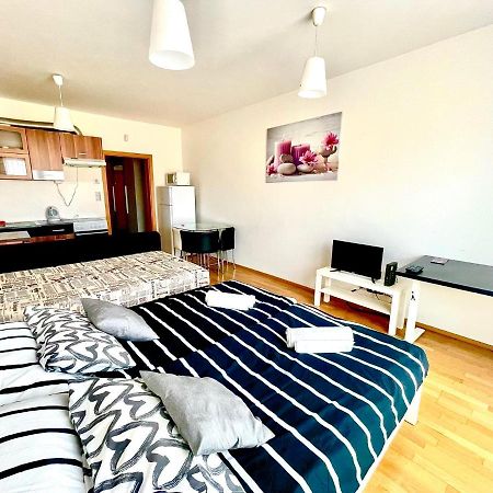Centrum Park Apartment プラハ エクステリア 写真