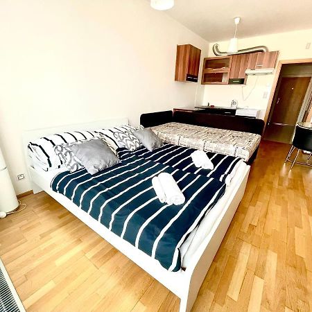 Centrum Park Apartment プラハ エクステリア 写真