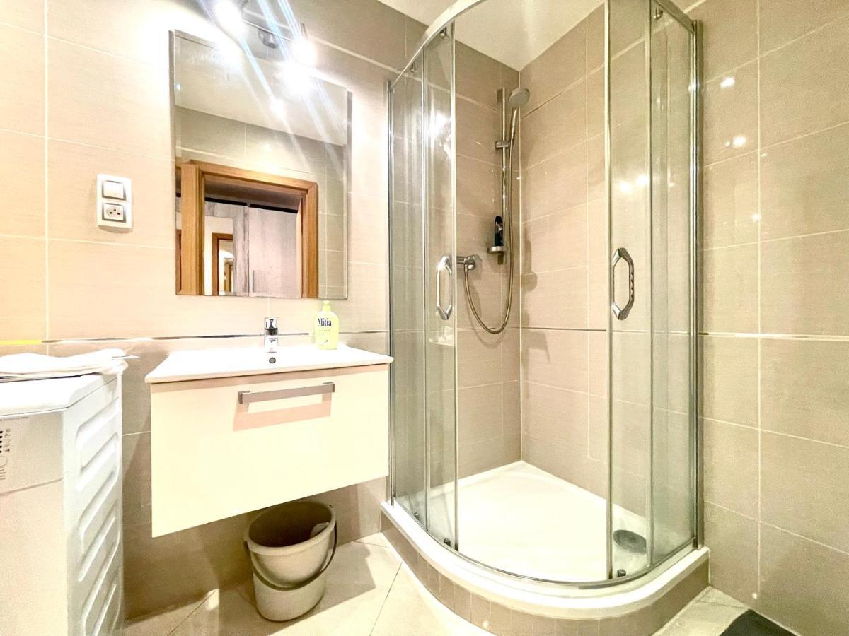 Centrum Park Apartment プラハ エクステリア 写真