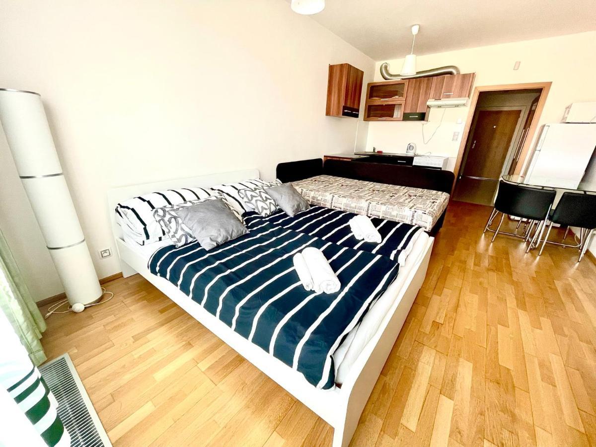Centrum Park Apartment プラハ エクステリア 写真