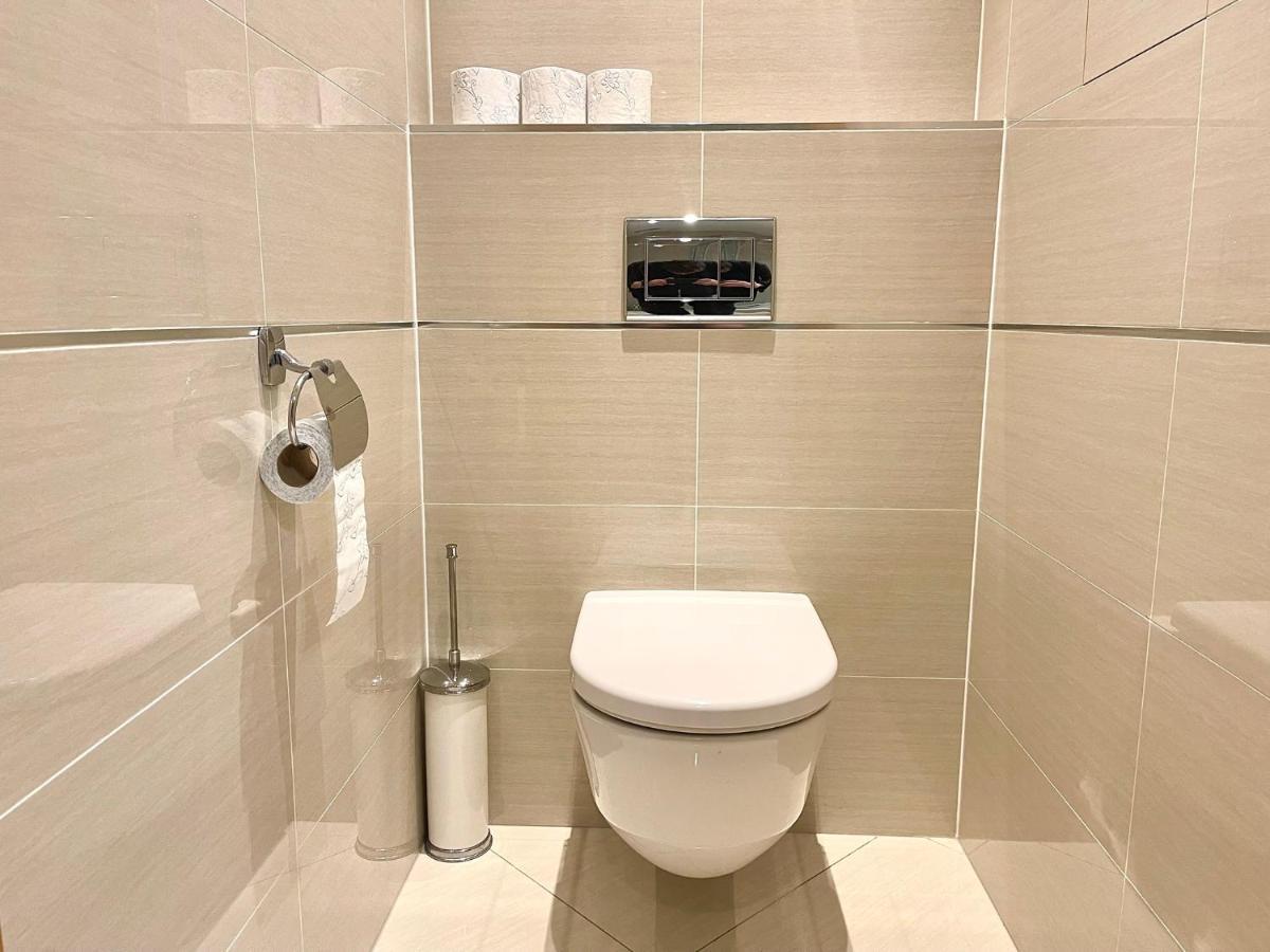 Centrum Park Apartment プラハ エクステリア 写真